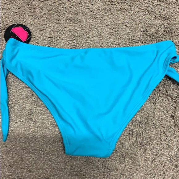 Victoria’s Secret Blue String Bikini - Picture 4 of 4